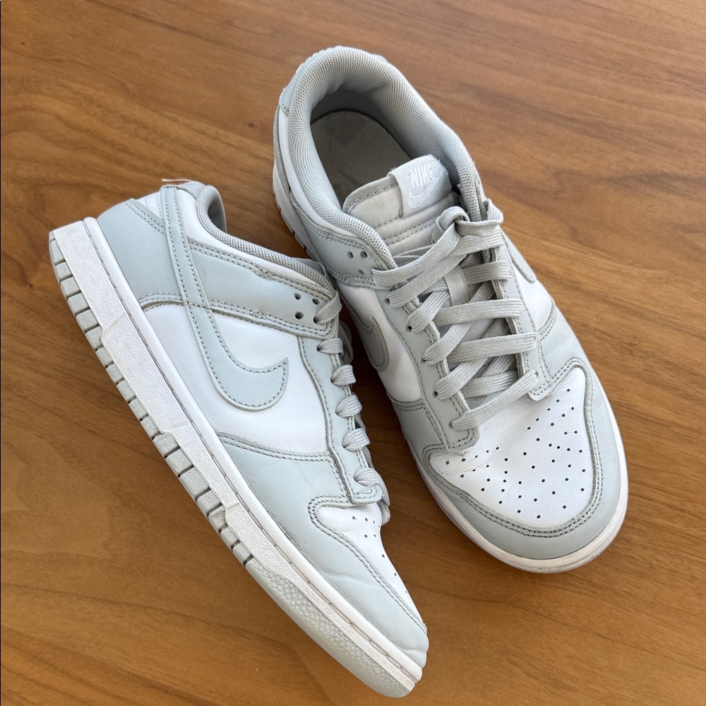 Nike Men’s Low-Top Sneakers in Light Gray and White